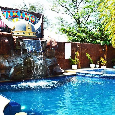 Viking Resort Olongapo Exterior photo